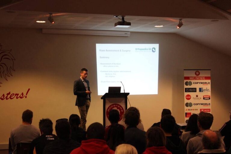 Dr Justin Webb Presents on Knee Injuries